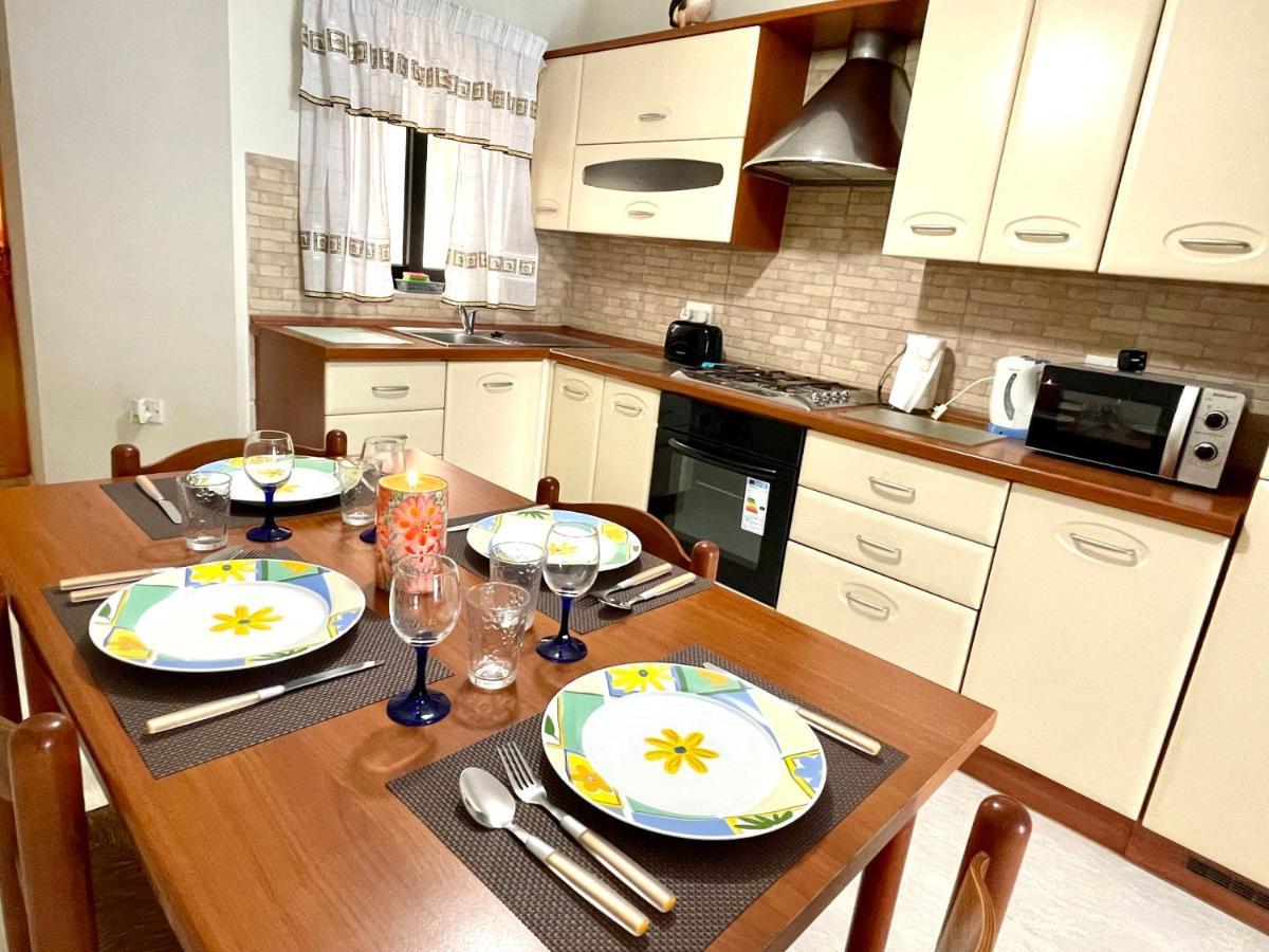 Regent Court - 3 Bedroom Apartment Within Walking Distance From Seafront St. Paul's Bay Exterior photo