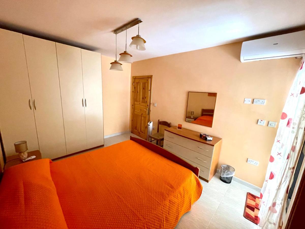 Regent Court - 3 Bedroom Apartment Within Walking Distance From Seafront St. Paul's Bay Exterior photo